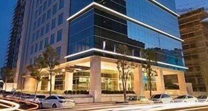 Luxury-City view-A/C-Wifi-SmartTV-cable-YellowKey