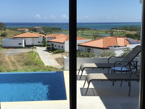 Luxury Villa 2 Bed 2.5 Bath With Amazing View To The Caribbean Sea 