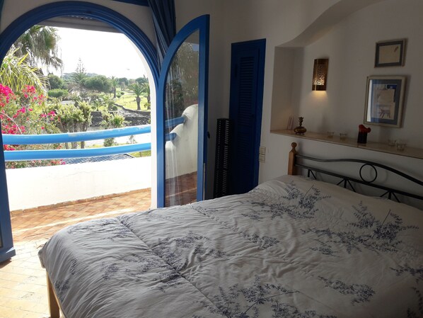 3 habitaciones, tabla de planchar con plancha, internet y ropa de cama 