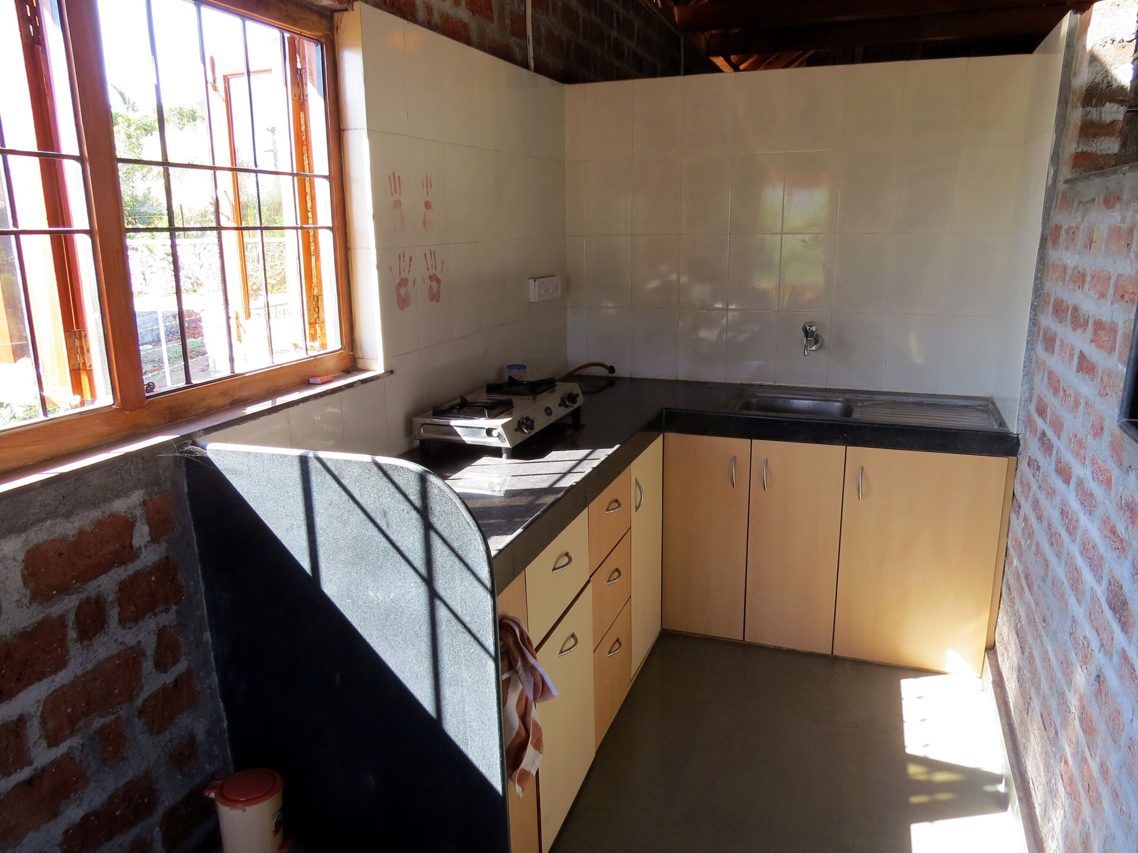 Lakeview cottage in scneic Kolvan valley near Lonavala/Pavana