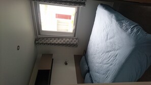 3 bedrooms, bed sheets