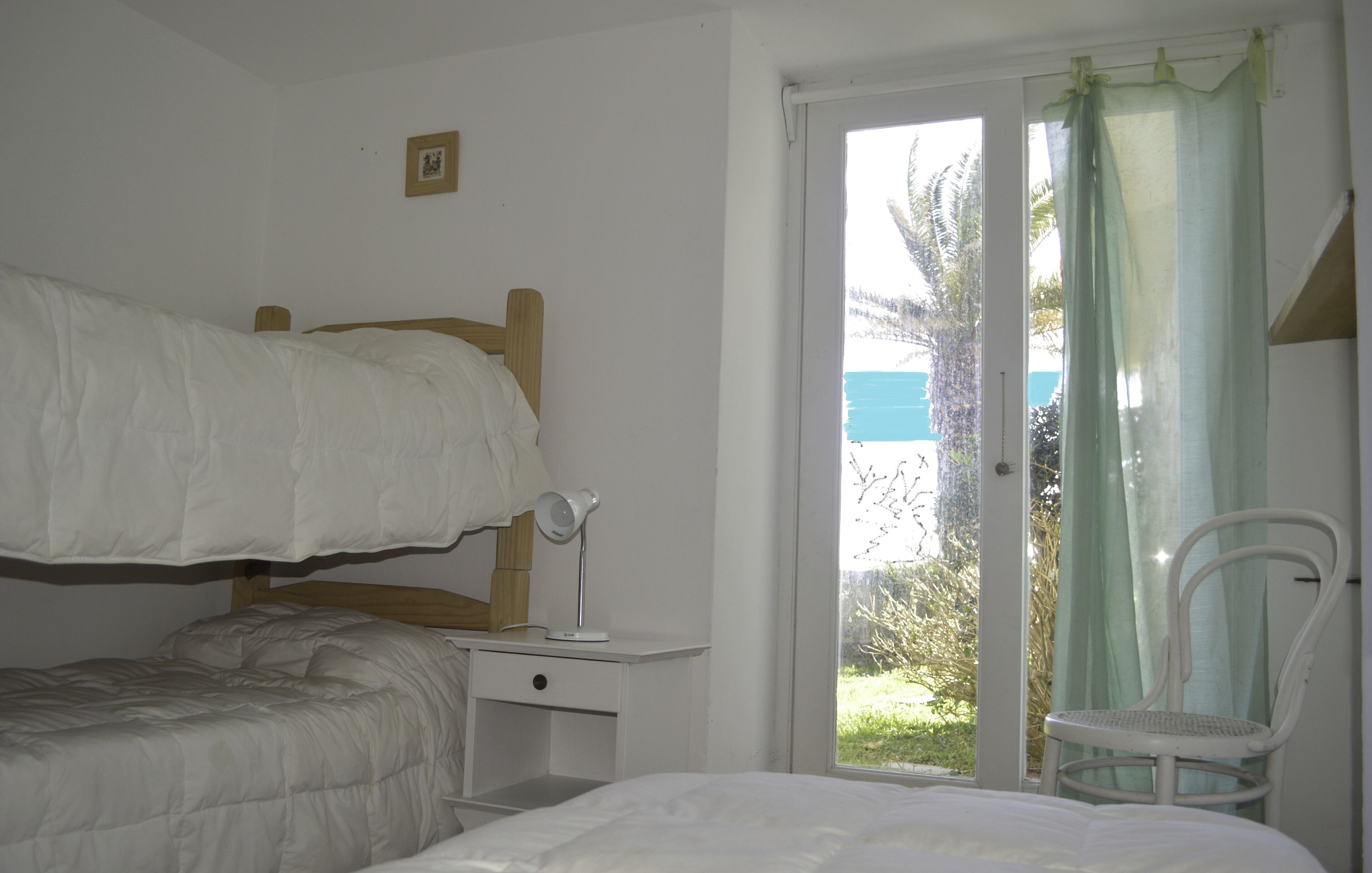 5 slaapkamers, een kluis op de kamer, een strijkplank/strijkijzer, wifi