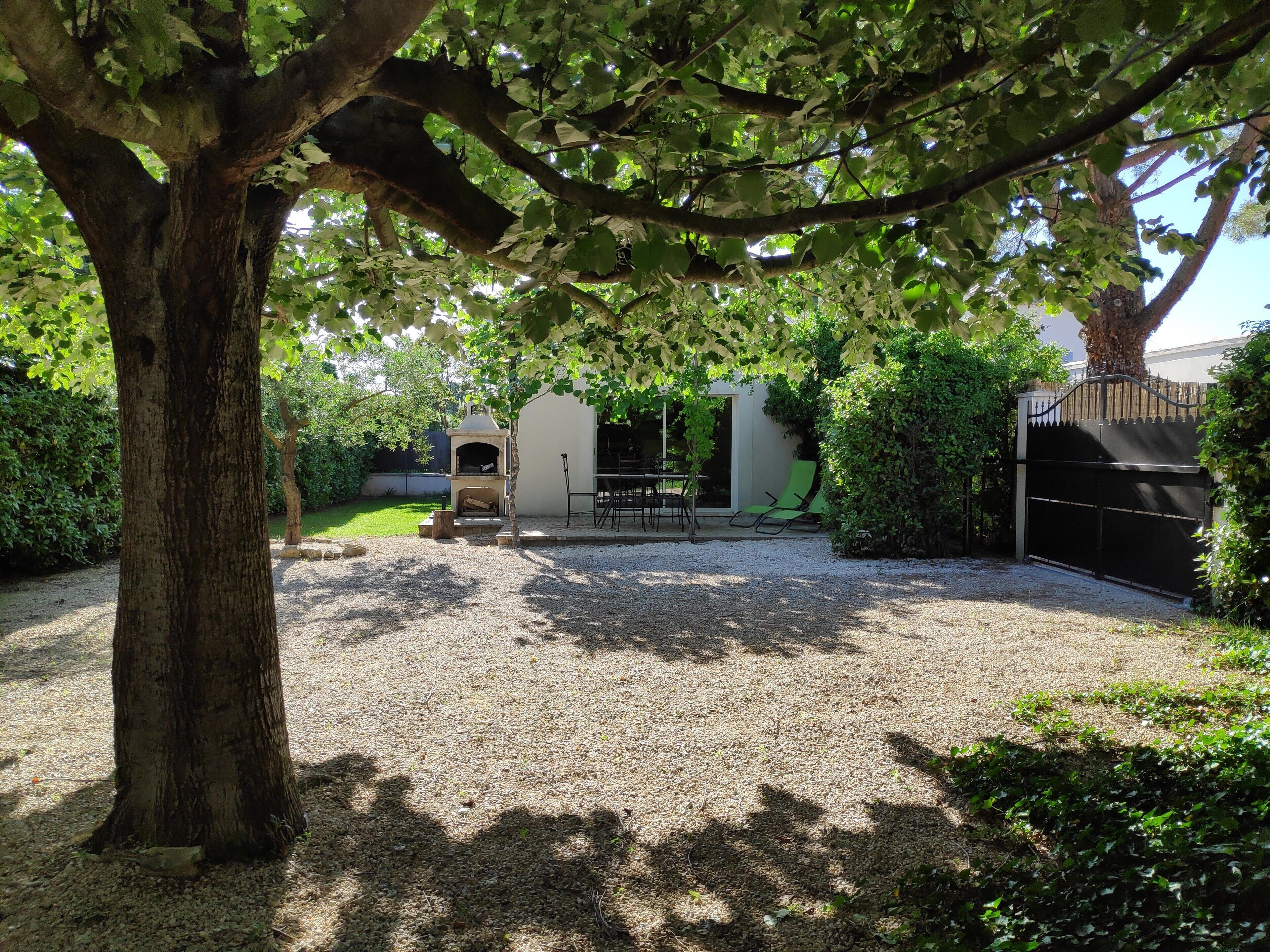AIR-CONDITIONED COTTAGE IN PROVENCE NEAR AVIGNON/ARLES/ST REMY DE PROVENCE