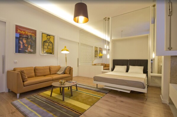 1 bedroom, iron/ironing board, Internet, bed sheets - Design Flat in Porto Downtown (Porto)