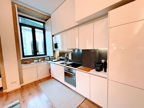 Fridge, microwave, oven, stovetop - Design Flat in Porto Downtown (Porto)
