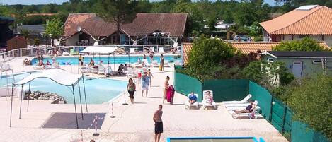 Piscine couverte, piscine extérieure