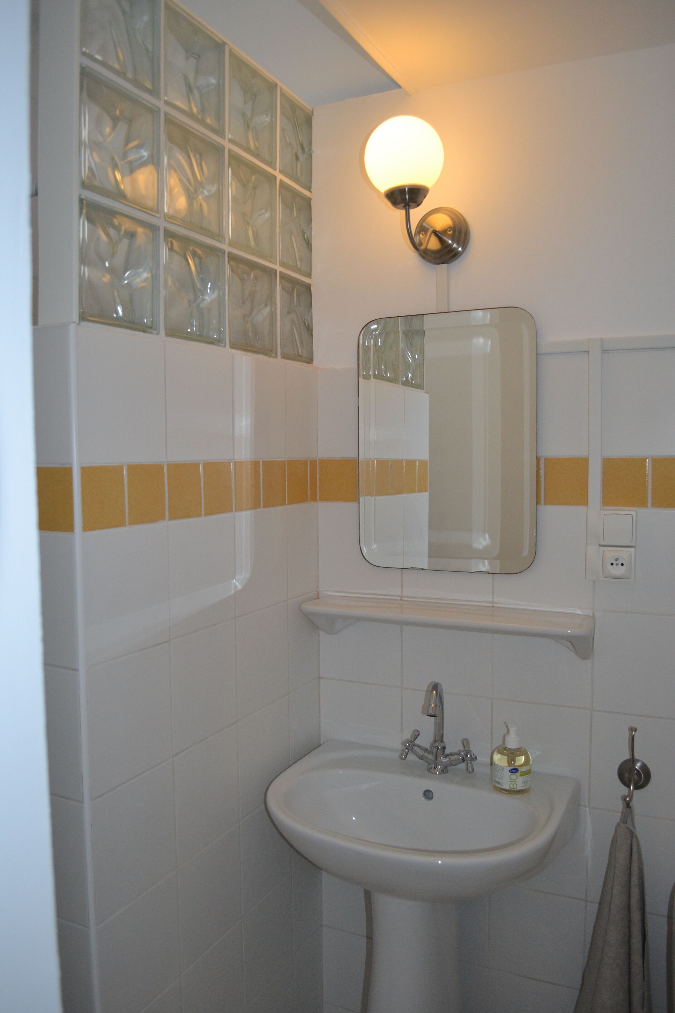 Studio in the Pyrenees: mountain biking, hiking and Catalan culture.