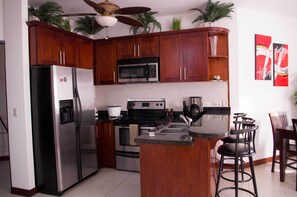 Private kitchen - Condo For Vacations Playa Herradura Jaco Costa Rica (Puntarenas)