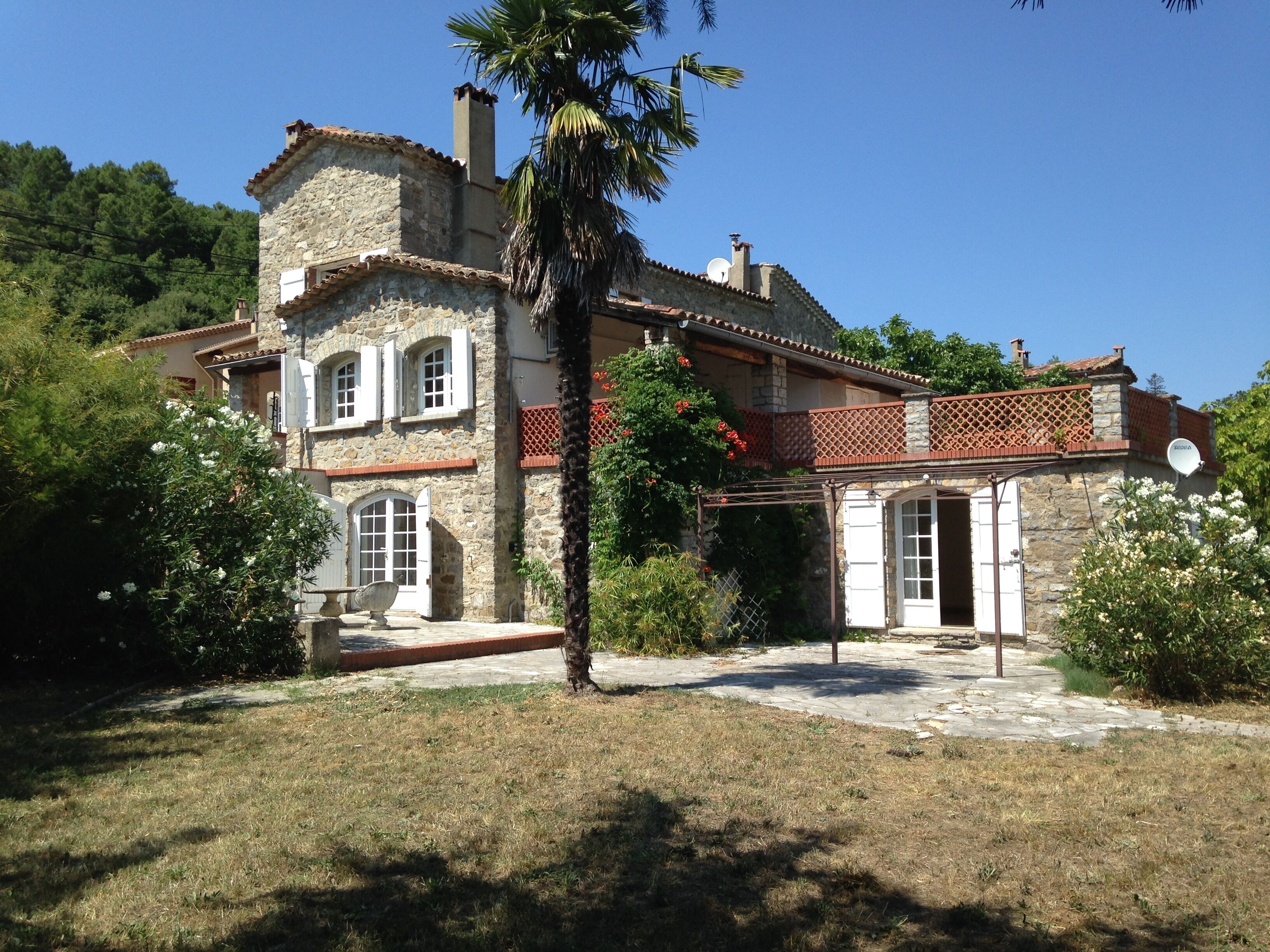 BEAUTIFUL GITE IN CÉVENNES 4 BEDS - "THE BLUE CEDAR"