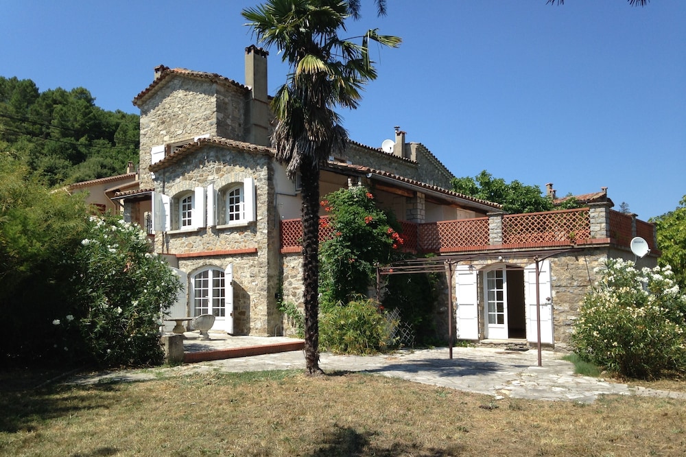 BEAUTIFUL GITE IN CÉVENNES 4 BEDS - "THE BLUE CEDAR"