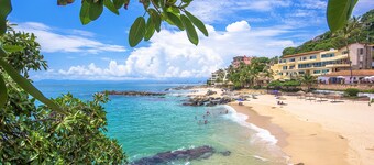 BEST OCEANFRONT VILLA WITH FULL STAFF, DIRECT BEACH ACCESS