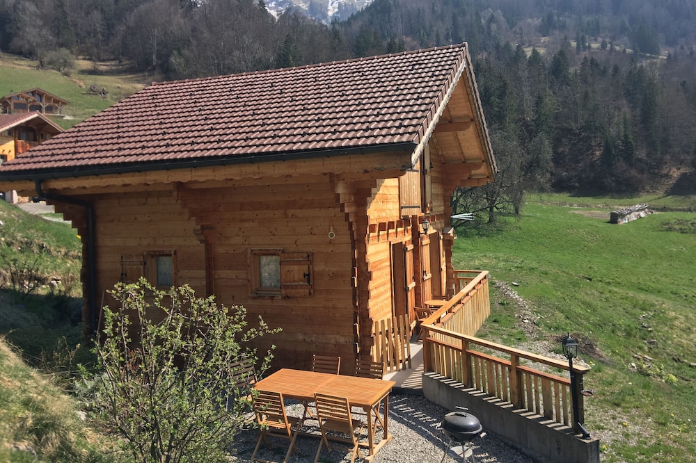 Chalet Aravis between La Clusaz and Lake Annecy