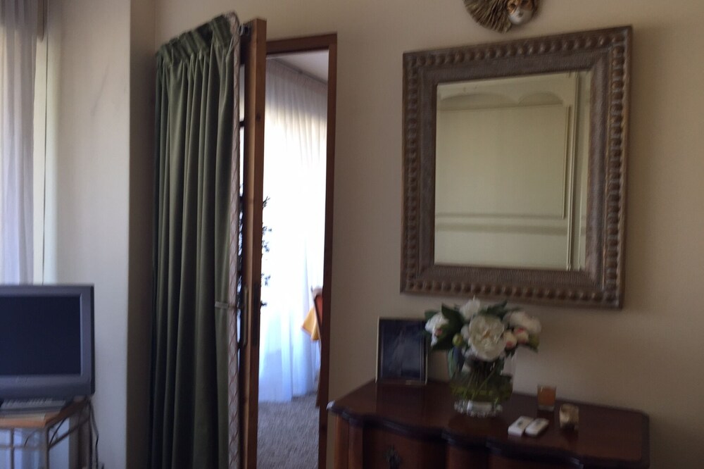 Apartment 2pieces Standing