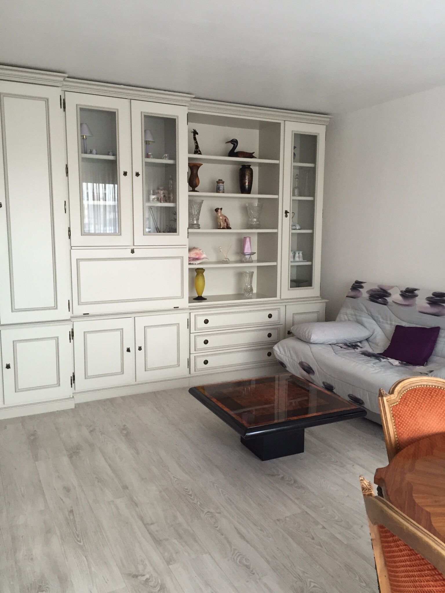 Apartment 2pieces Standing