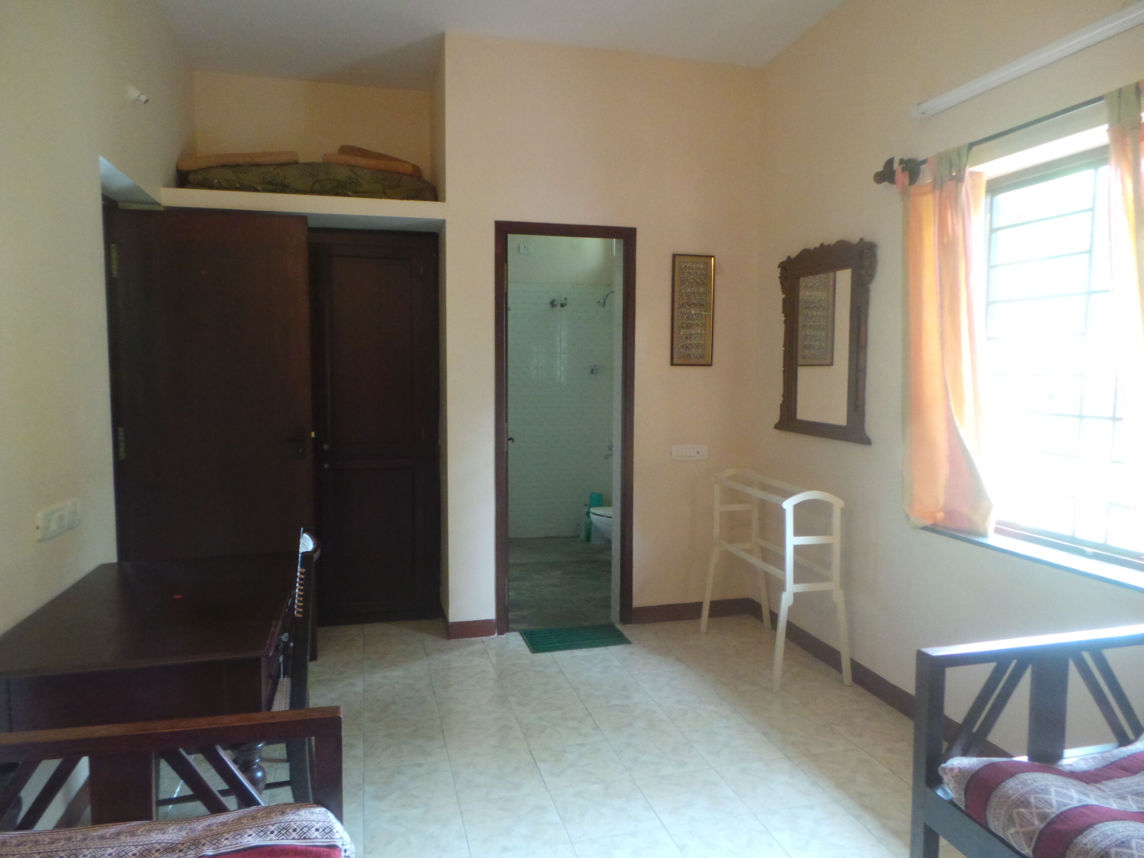 The Lake-Shore Apartment