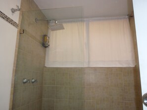 Shower, hair dryer, towels, soap - WTC LOFT NAPLES "THE SECOND SKY" PLAZA DE TOROS (Cd. de los Deportes)
