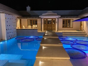 Outdoor pool - Waterfront Modern/Rustic Chic Retreat with Resort-style Pool and Sauna (Smiths)