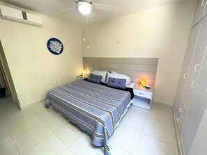 2 Schlafzimmer, Bügeleisen/Bügelbrett, Reisekinderbett, kostenloses WLAN