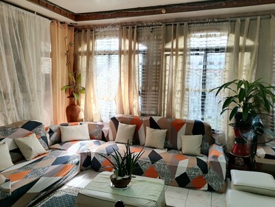 A Cozy and Comfortable Home for Backpackers, Students and Family Outing