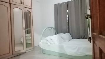 4 chambres, bureau, fer et planche Ă  repasser, Wi-Fi gratuit