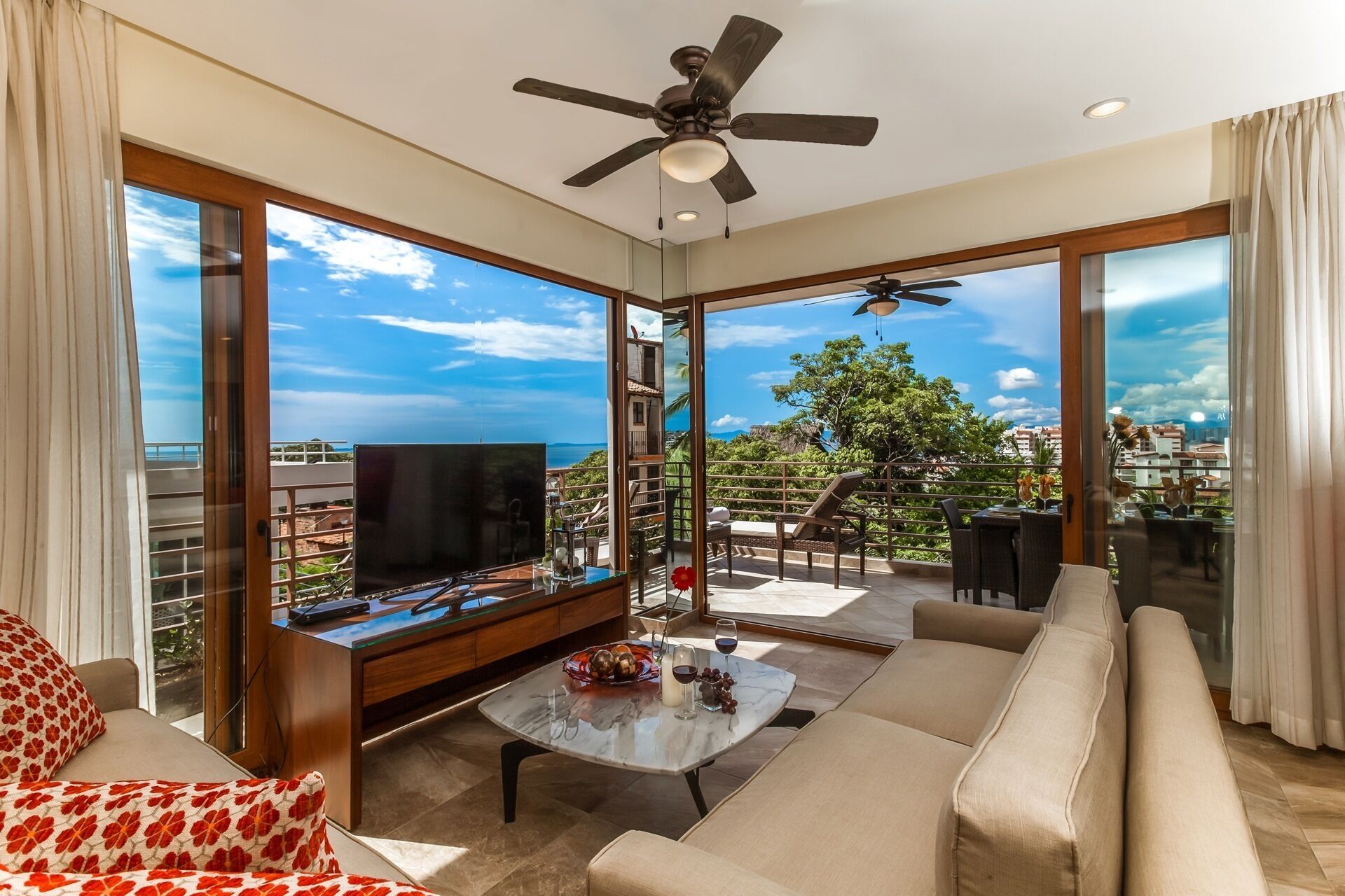 2 Bed 2 Bath Partial Ocean View Corner Suite · R104