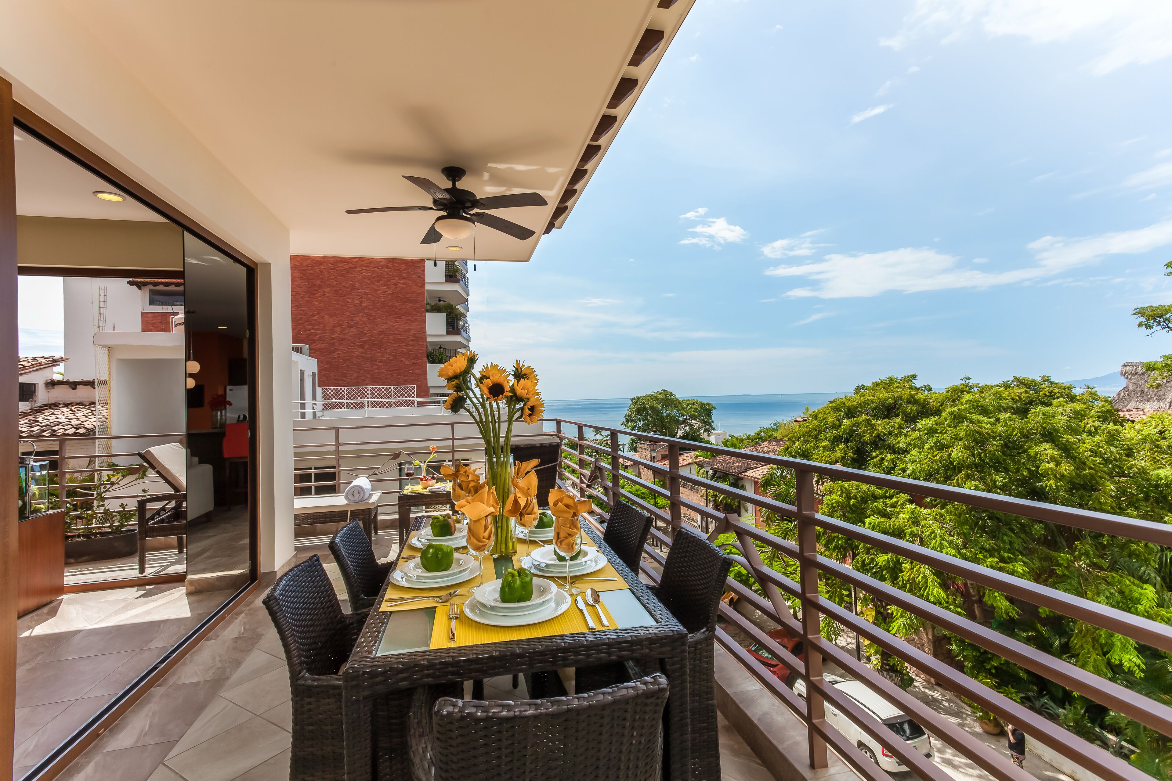 2 Bed 2 Bath Partial Ocean View Corner Suite · R104