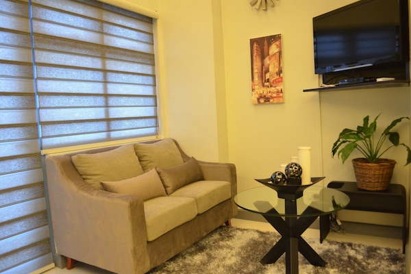 Lounge/TV Area