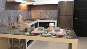 Refrigerador y utensilios de cocina 