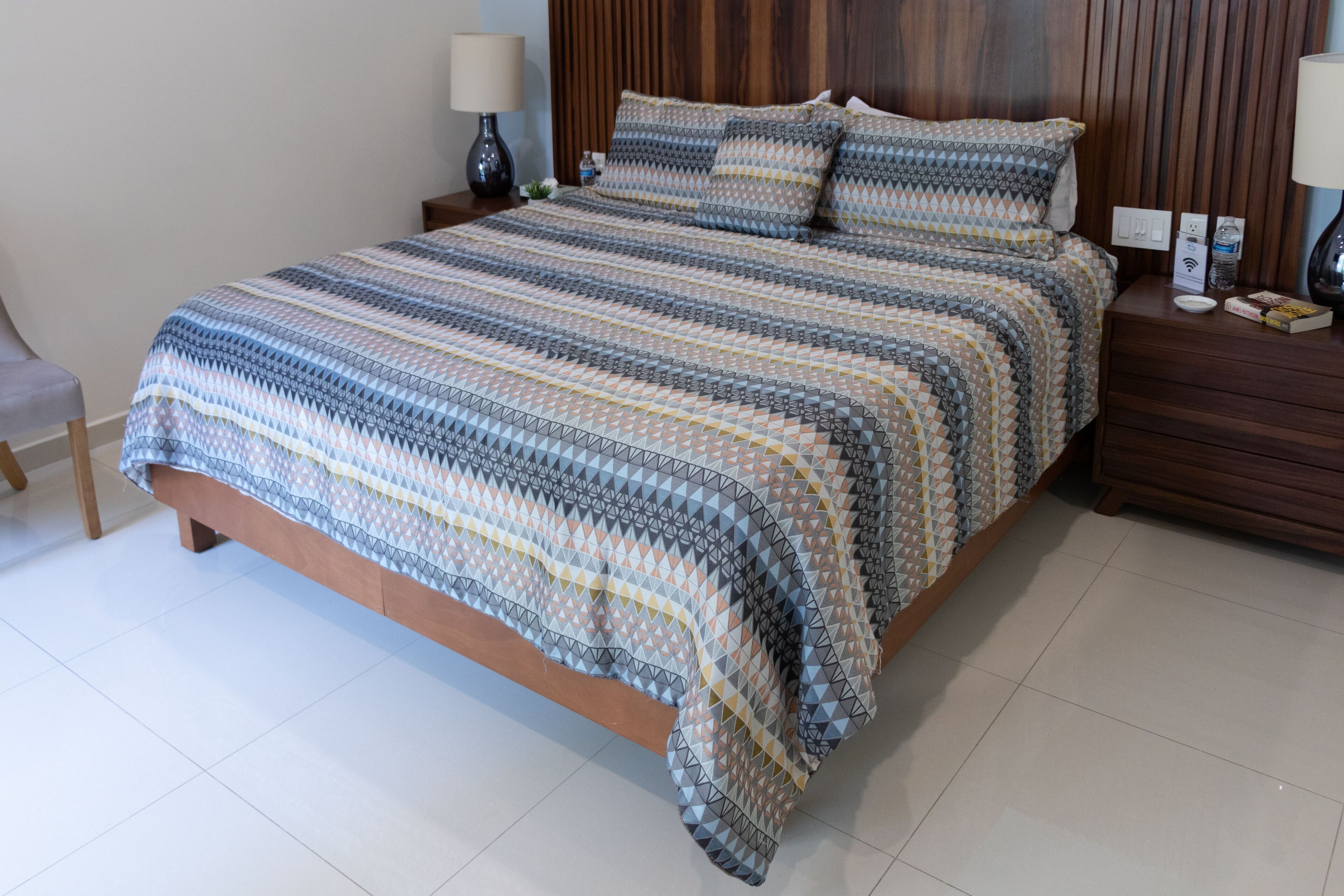 Beautiful apartment, romantic area, infinity pool & Jacuzzi,Gym, sauna.7th floor