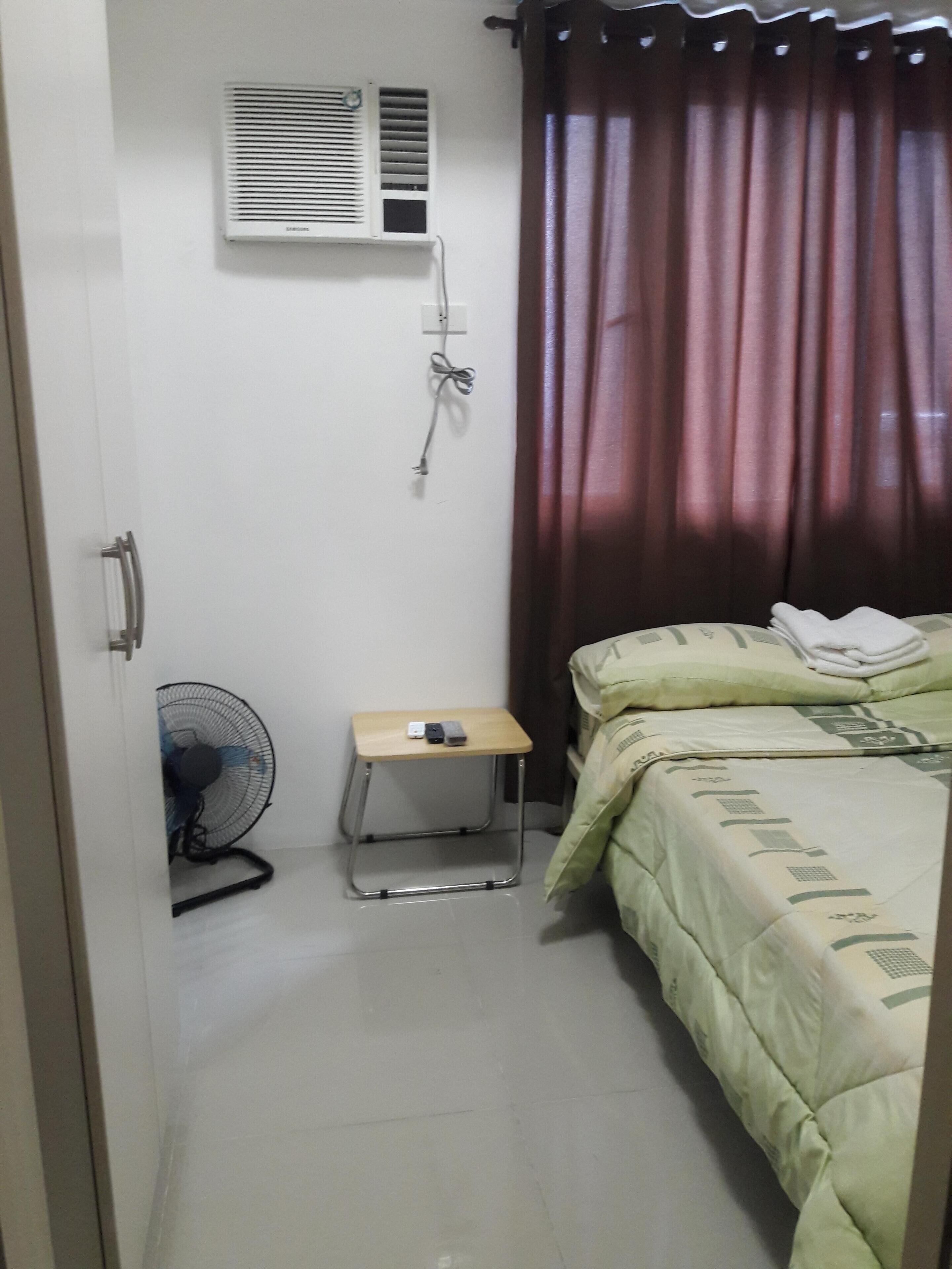 Beutiful 1 BR Condo Unit Connected to a Train Station with fast Internet