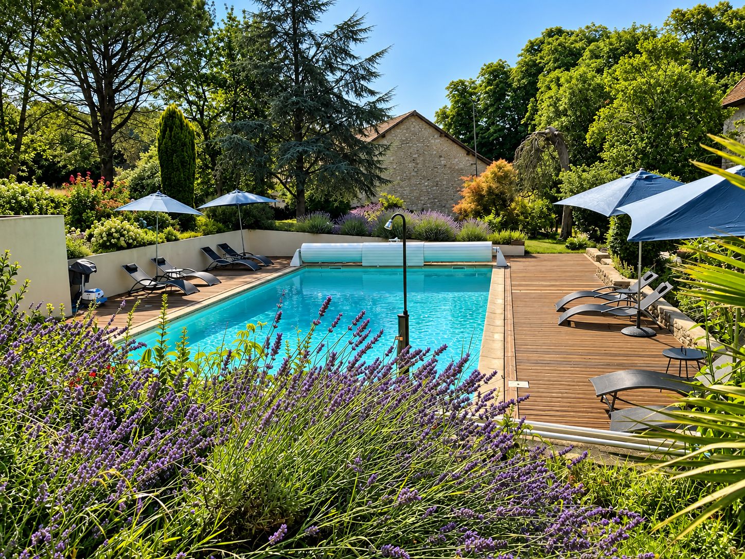 Piscine de la propriété La Shertane 