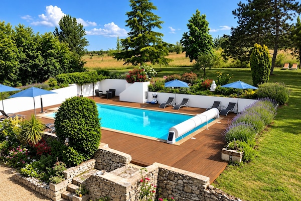 Piscine de la propriété La Shertane (12x6m)