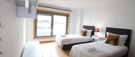 2 bedrooms, iron/ironing board, Internet