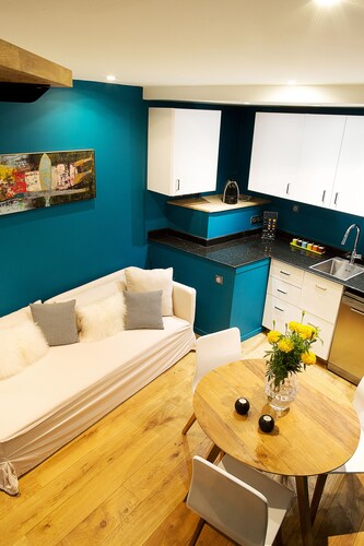 Newly renovated Lourmarin luxury apartment.