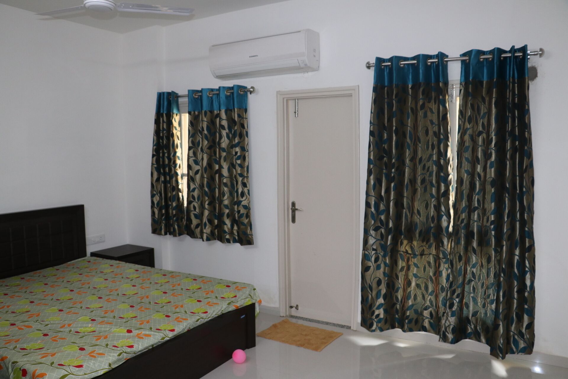Royal Orchid 3bhk Lakend Suite