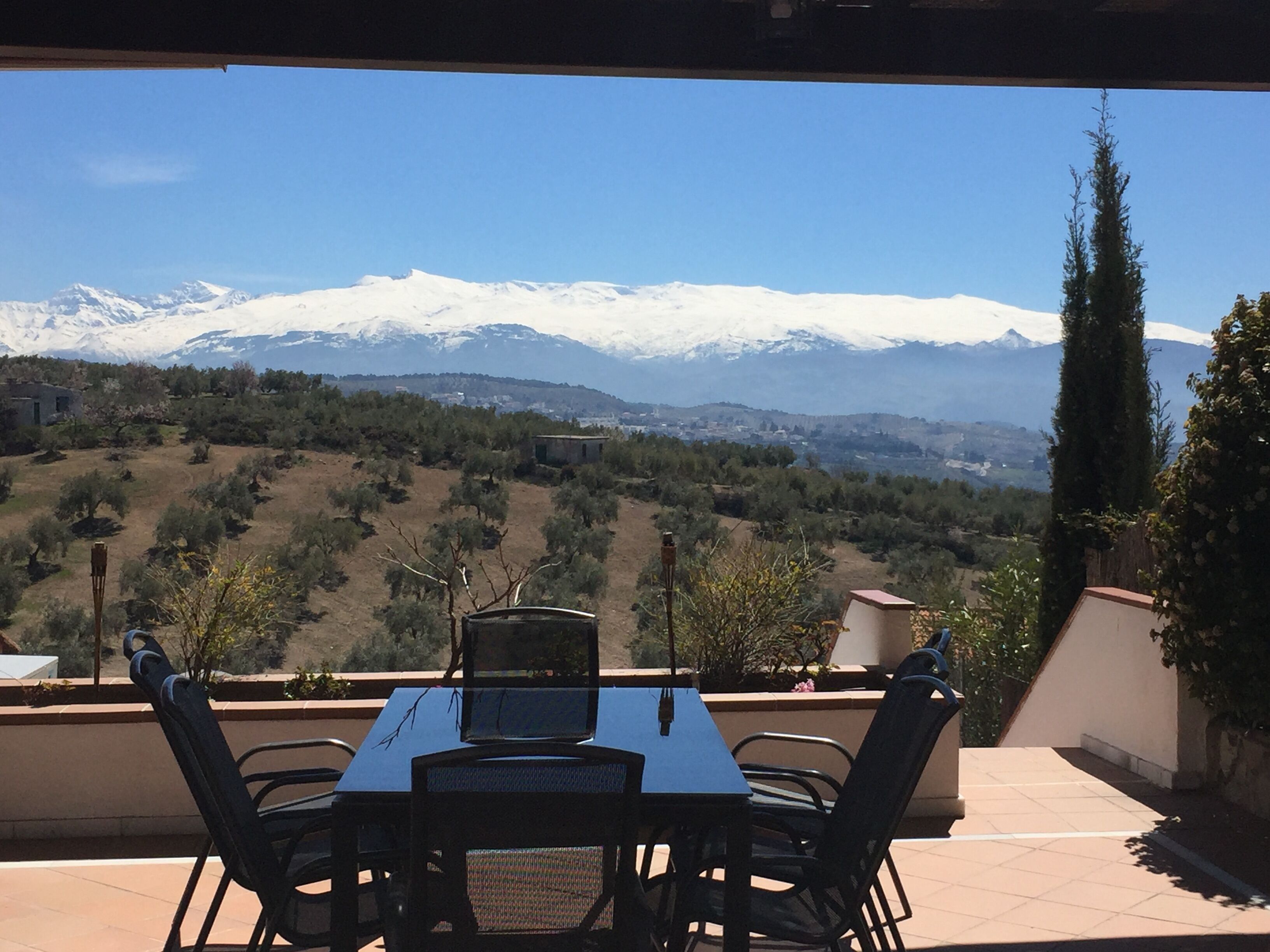 Great villa at the foot of the Sierra de la Huetor 12 km from Granada