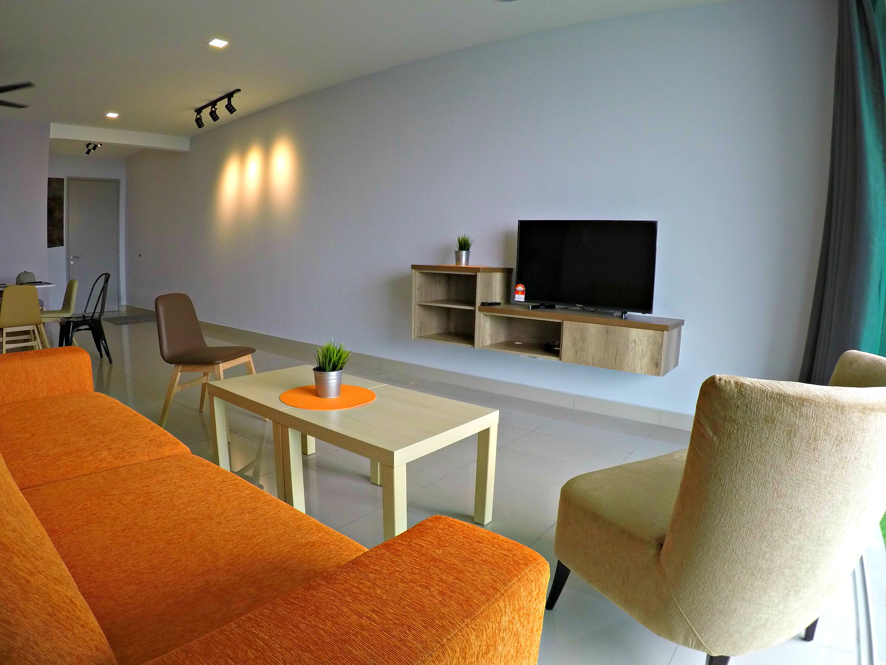 Spacious, modern, near LRT station (5 mins walking)