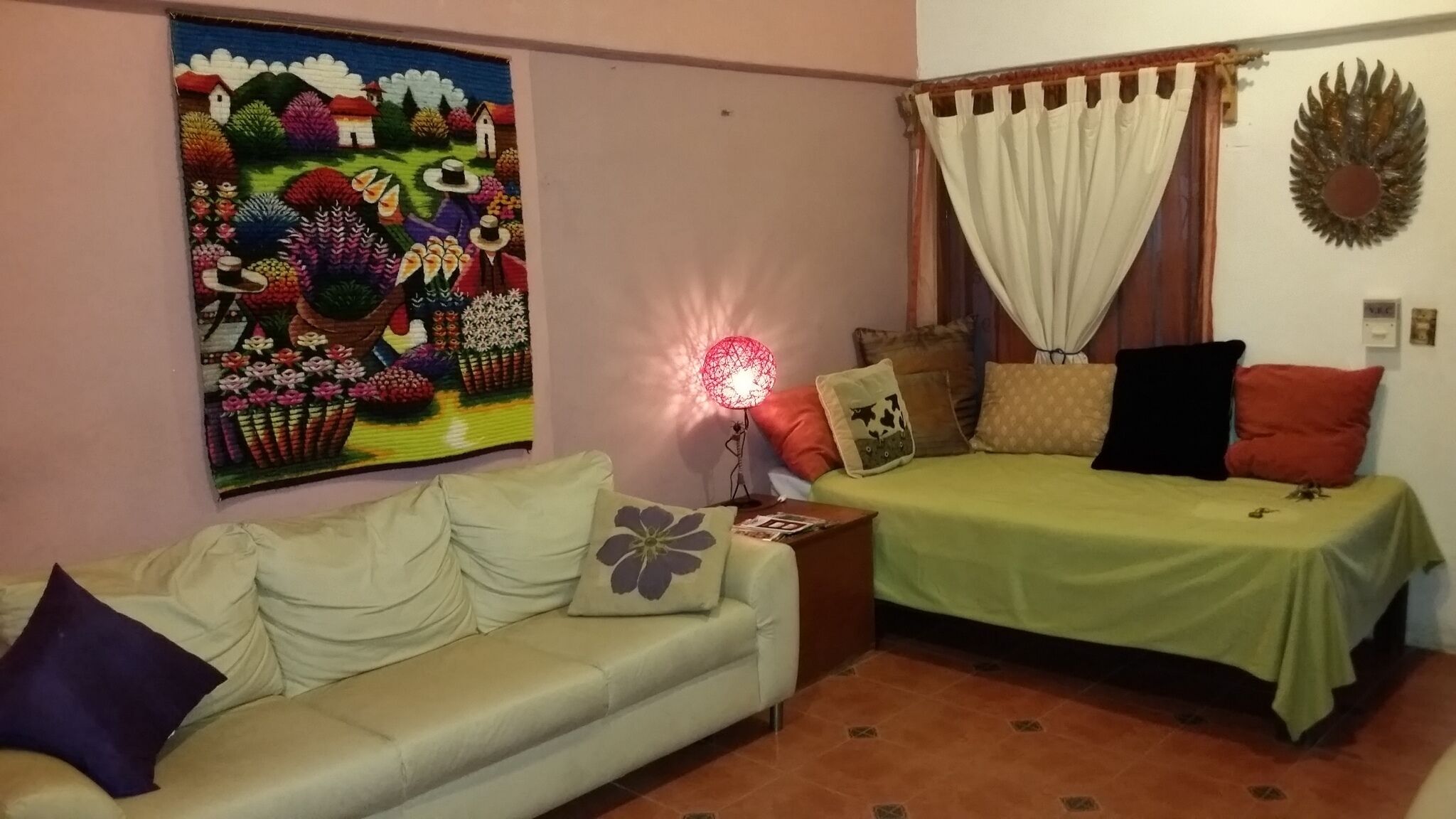 HOUSE IN THE SUN  3 FLOORS <br>SELF CONTAINED SEPARATE <br>WALK 2  FERRY WOMAN ISLAND