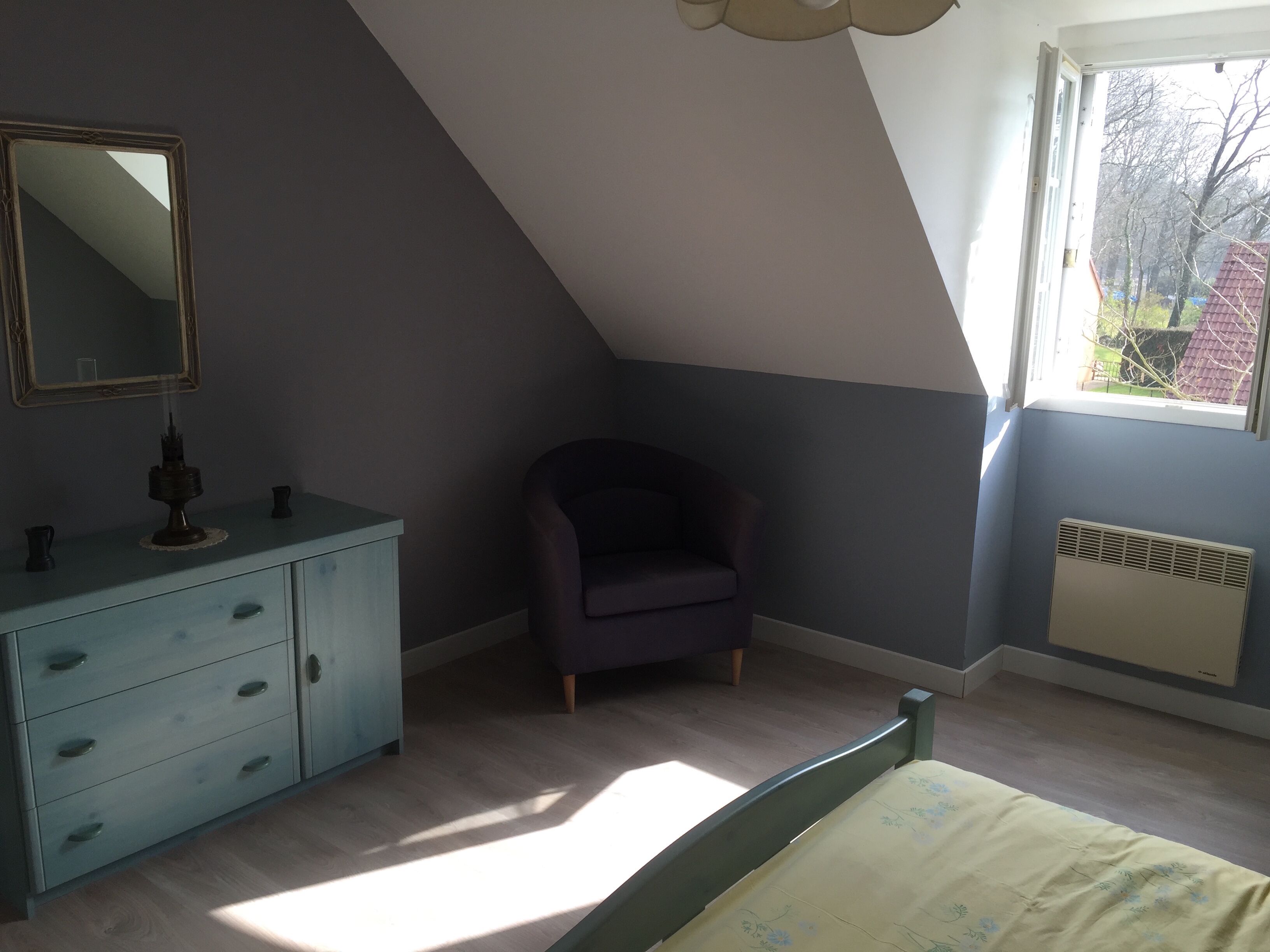 Large room in a beautiful and spacious bourgeois house.