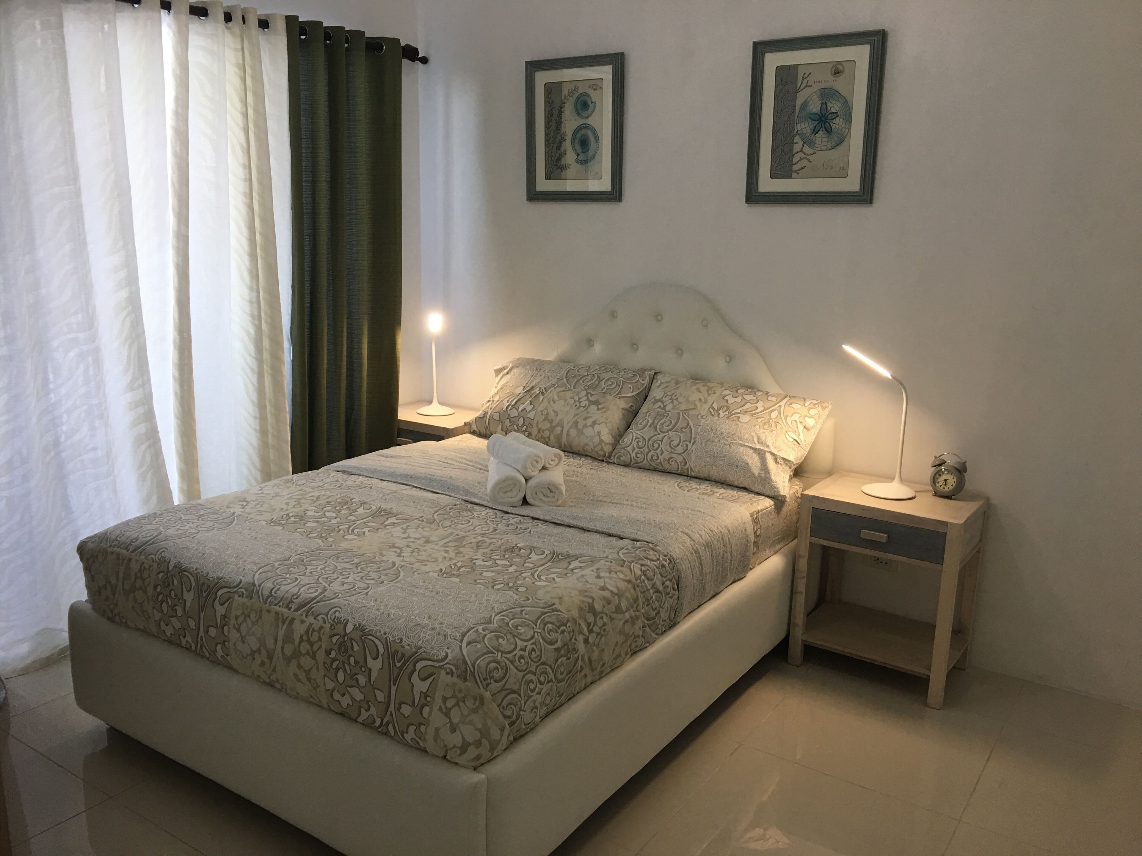 3BR Penthouse Condo - Awesome Language Lake View Tagaytay - Ultimate Staycation 