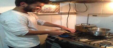 Microwave, coffee/tea maker, cookware/dishes/utensils