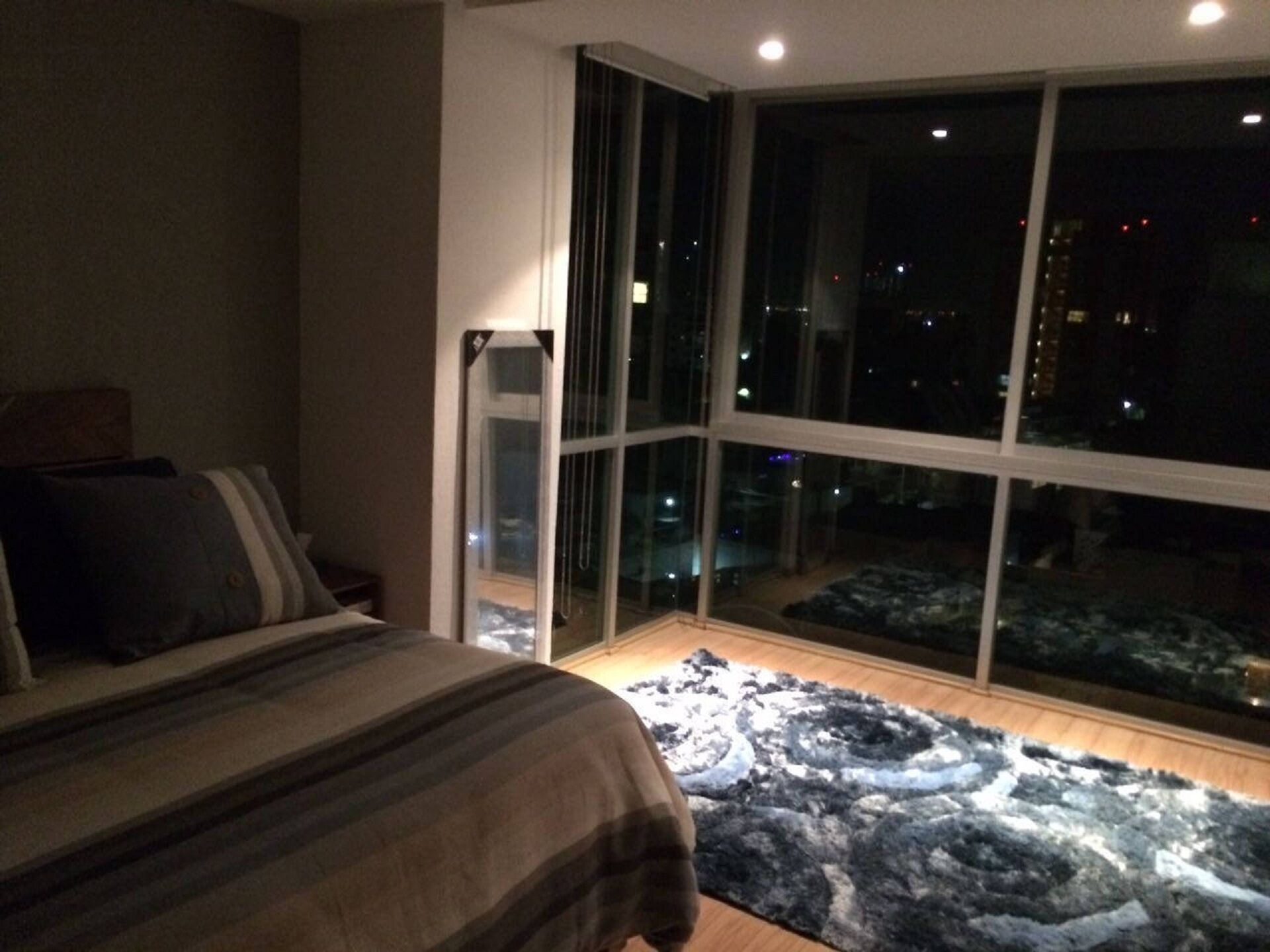 2 chambres, fer et planche à repasser, accès Internet