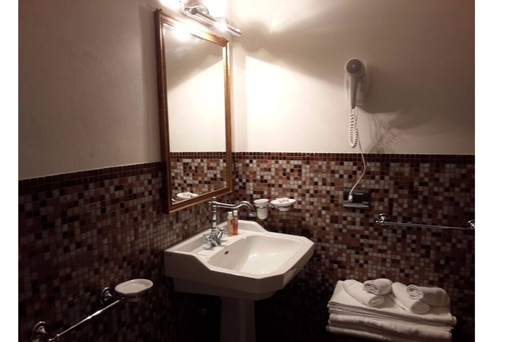 Castello Izzalini Todi Resort "Apt 8 Twins"