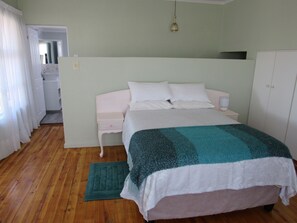 3 Schlafzimmer, Bügeleisen/Bügelbrett, Bettwäsche