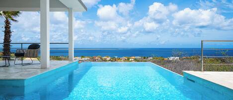 Outdoor pool, an infinity pool