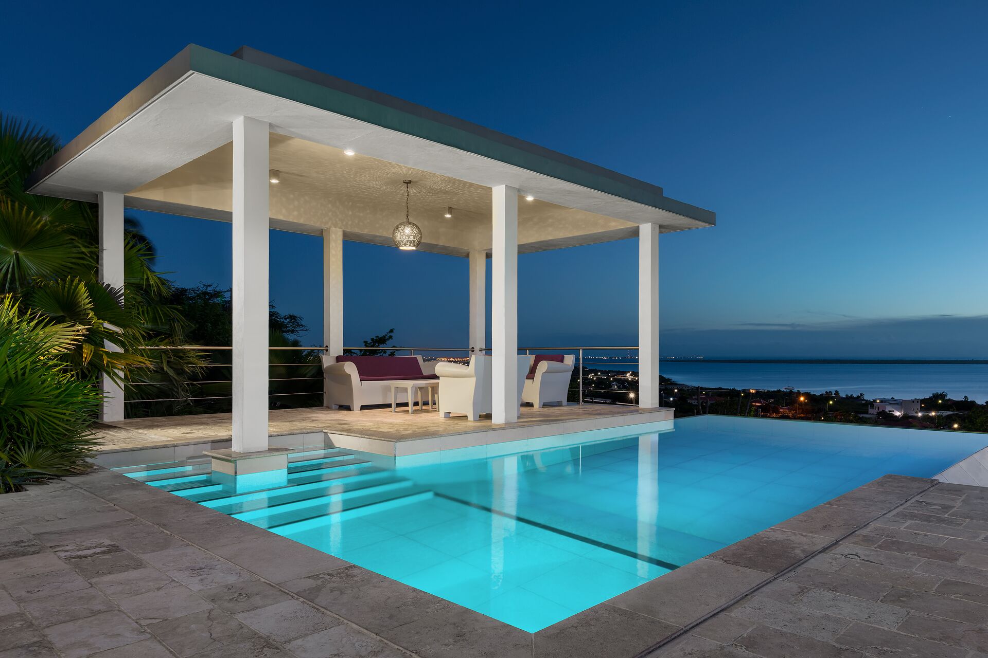 Outdoor pool, an infinity pool