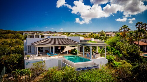 This well- equipped house is especially for couples who love calm and luxury!