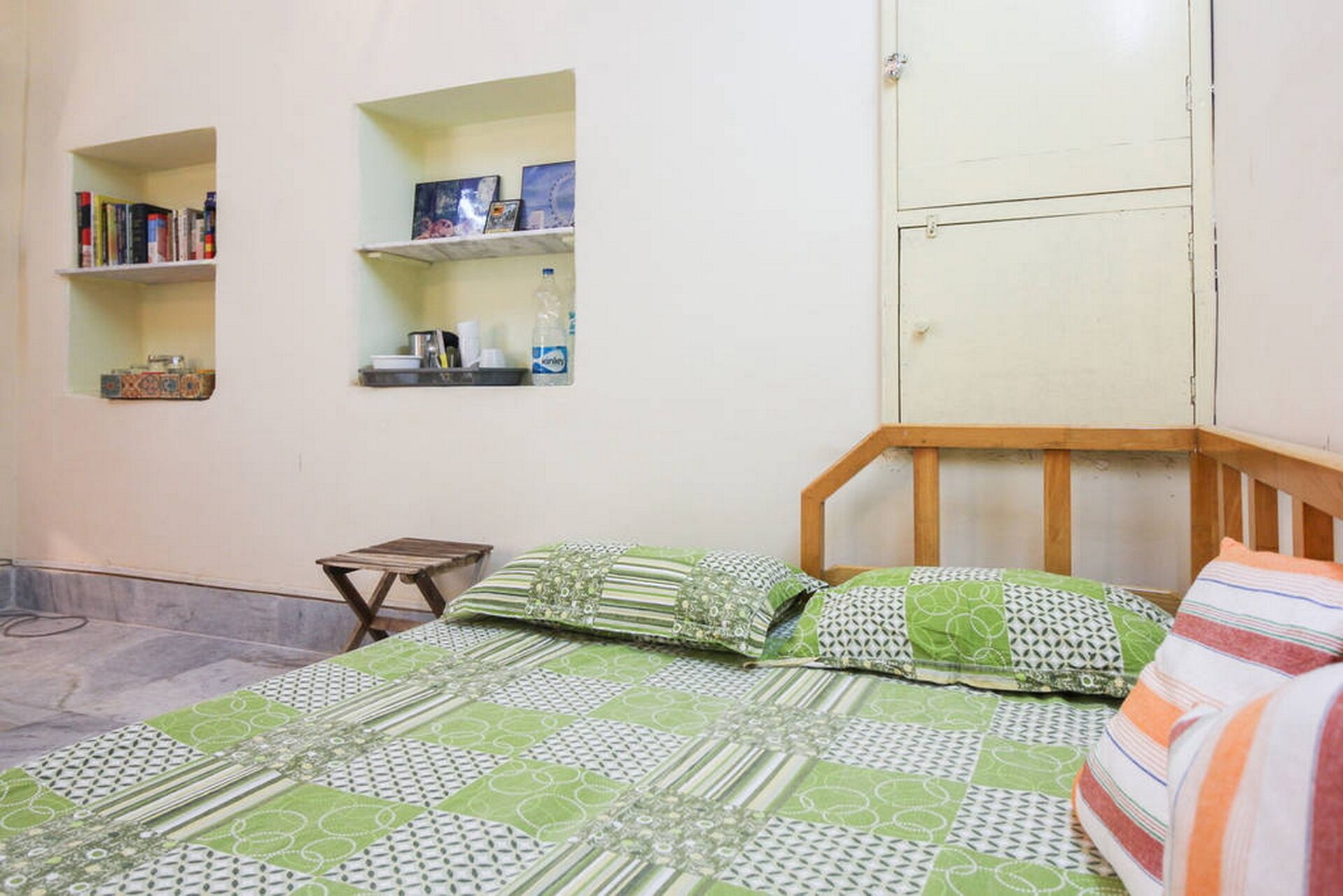 Spacious, Incredible Amenities, Superb Location, Safe / Posh Neighbourhood