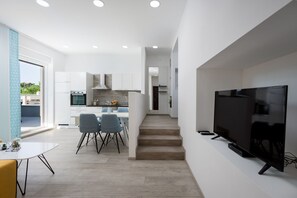 Dining - An active holiday in an urban modern villa close to the 3 beaches and the city (Split)