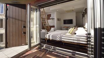 Desk, iron/ironing board, internet, bed sheets